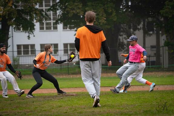 SLOWPITCH 11